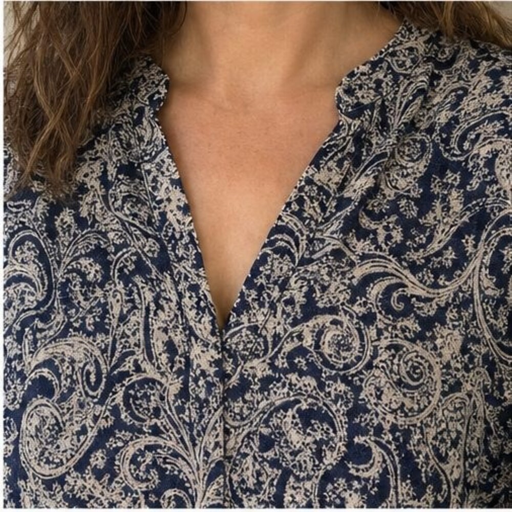 Blush Button Blouse - Picture 4 of 6